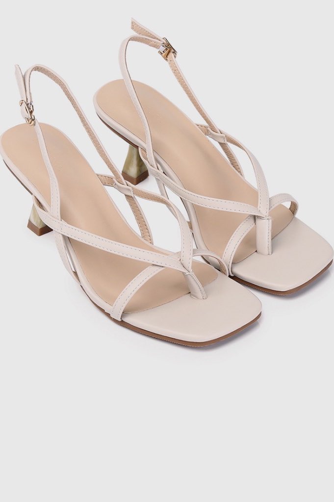 aydaanazari's tweet photo. The shoes              The feedbavk

https://t.co/h1PZ30ZEMT https://t.co/8oxZvr0mxK
