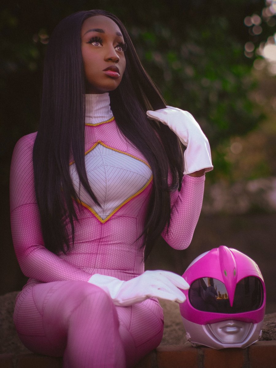 HAPPY POWER RANGERS DAY 🎉🎊

My pink ranger cosplay~