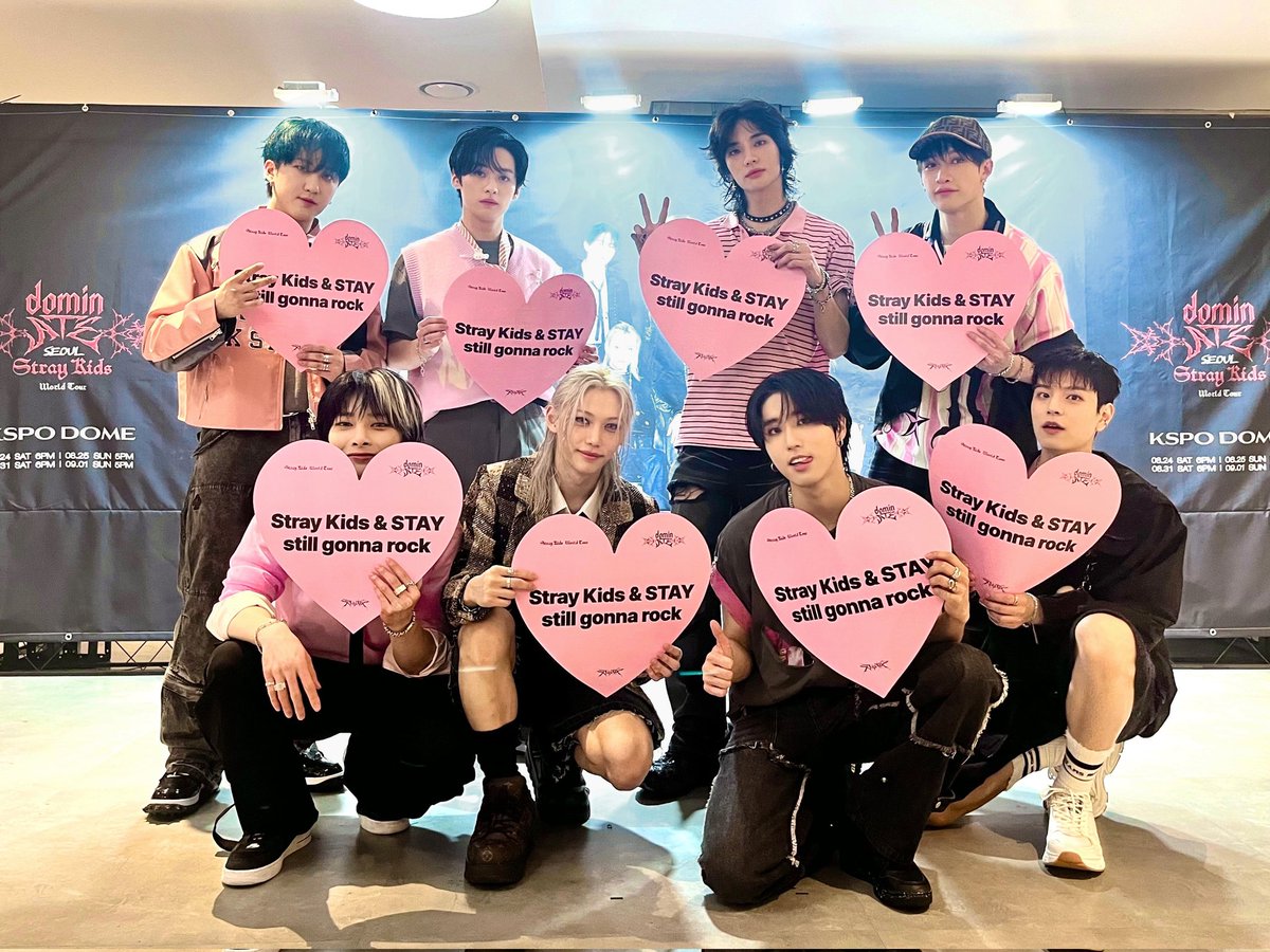 Beribu dukungan dari kerlap-kerlip lautan bintang telah kami terima dengan senang hati! Terima kasih telah hadir di kesempatan kali ini, STAY. Besok kita masih berjumpa lagi. 👋🏻