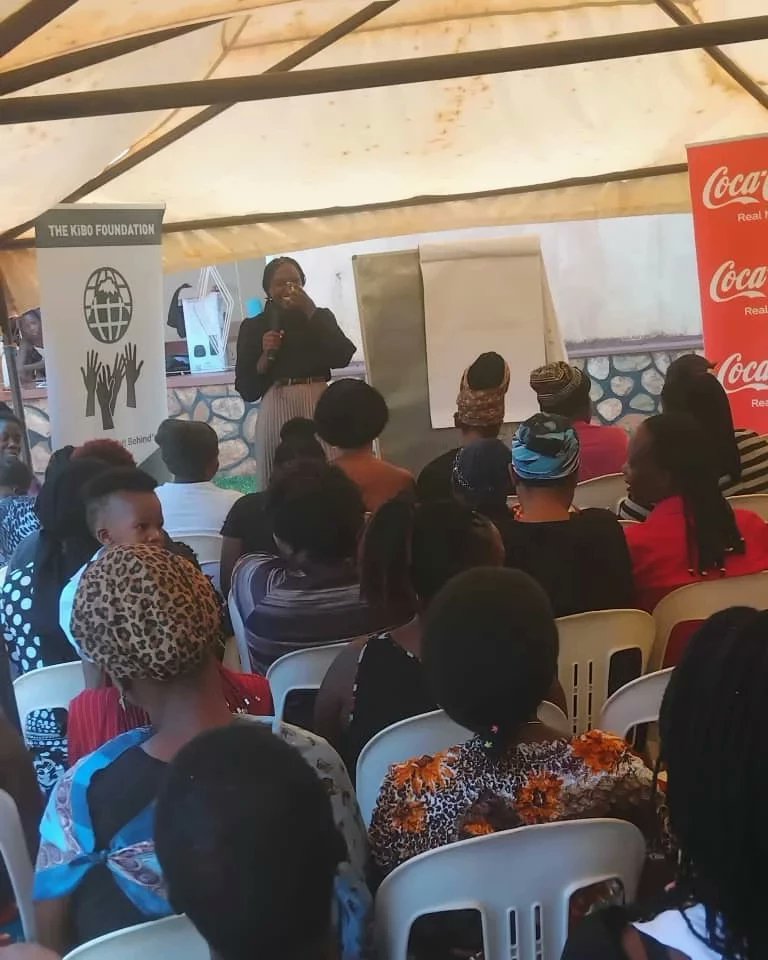 AcademyFea's tweet photo. "Women Arise Project" by @kibo_foundation 

Was great having a financial literacy conversation with the local women Entreprenuers of Makindye-Kampala.

#capacitybuilding
#womenempowerment https://t.co/D5T7Gq4bTy