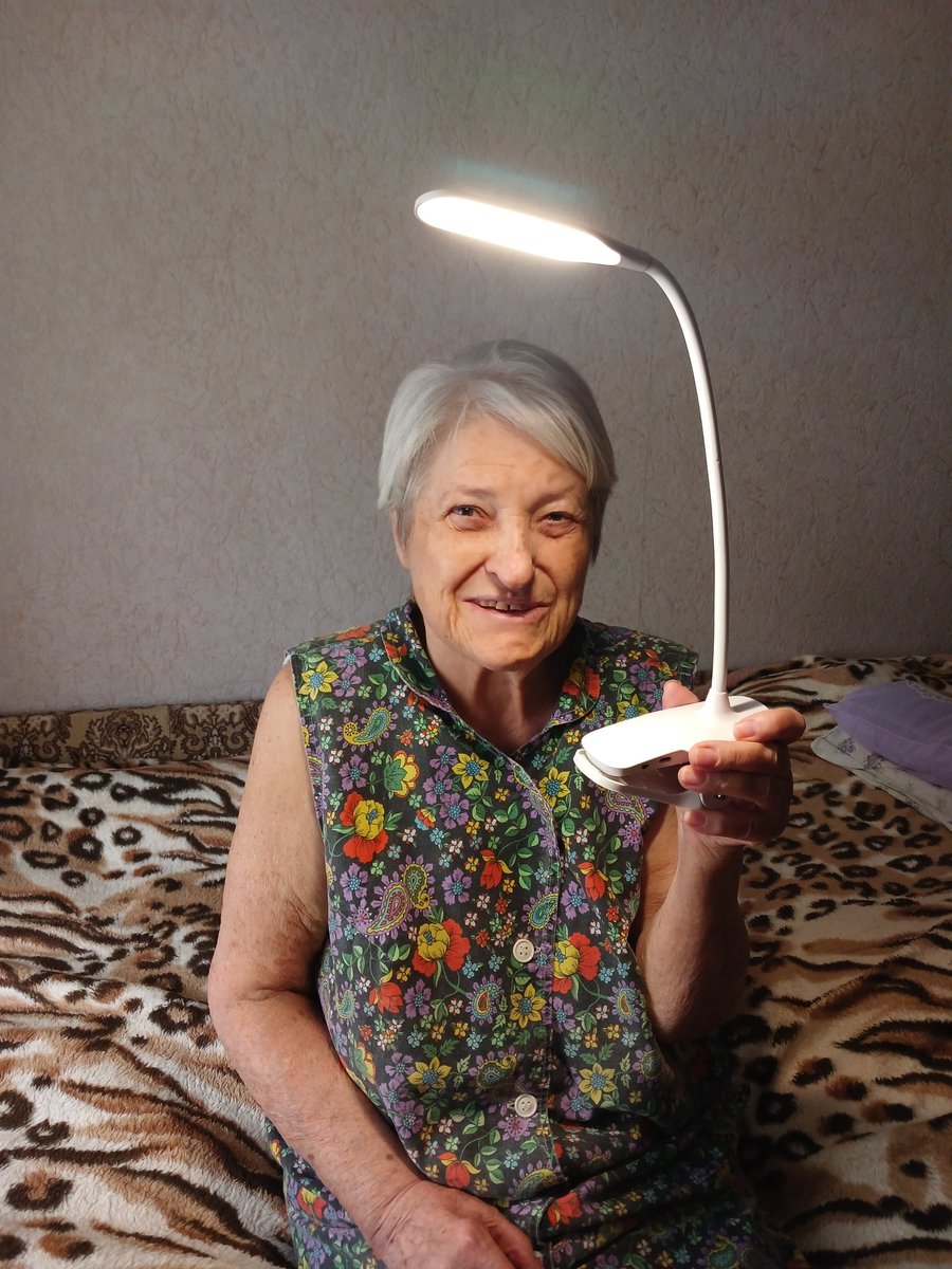 JuliaSubbotina1's tweet photo. 9 seniors today, 1 new: 
Svetlana 78, refugee from Gulyai Pole. 
"My house is destroyed, my son is dead, there is no help from anyone!"..
...
 help us raise funds to buy "#Llight" so that all the seniors on our list can get a gift!
💡💡💡

My 🅿️ 🅿️ is subbotinawed@gmail.com https://t.co/RVZTpq0Cyh
