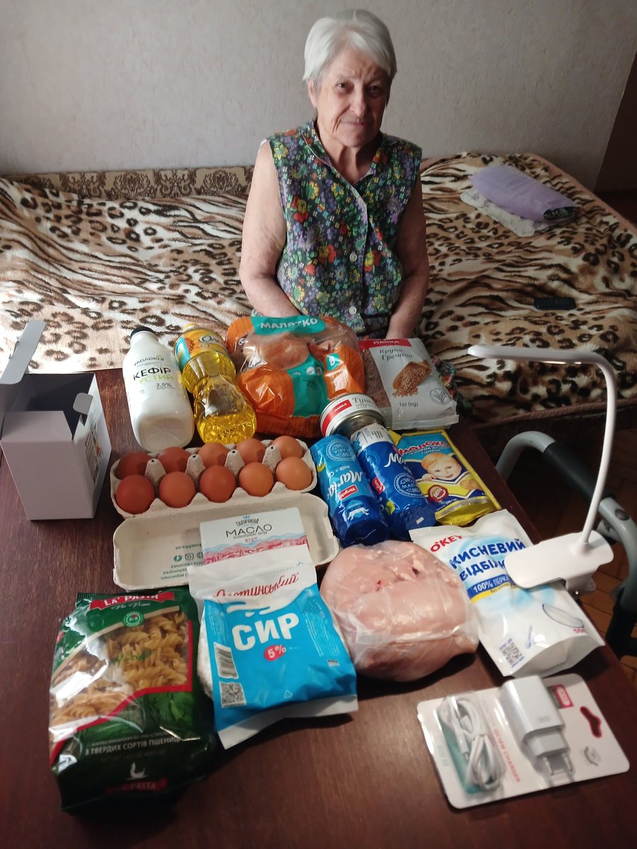JuliaSubbotina1's tweet photo. 9 seniors today, 1 new: 
Svetlana 78, refugee from Gulyai Pole. 
"My house is destroyed, my son is dead, there is no help from anyone!"..
...
 help us raise funds to buy "#Llight" so that all the seniors on our list can get a gift!
💡💡💡

My 🅿️ 🅿️ is subbotinawed@gmail.com https://t.co/RVZTpq0Cyh