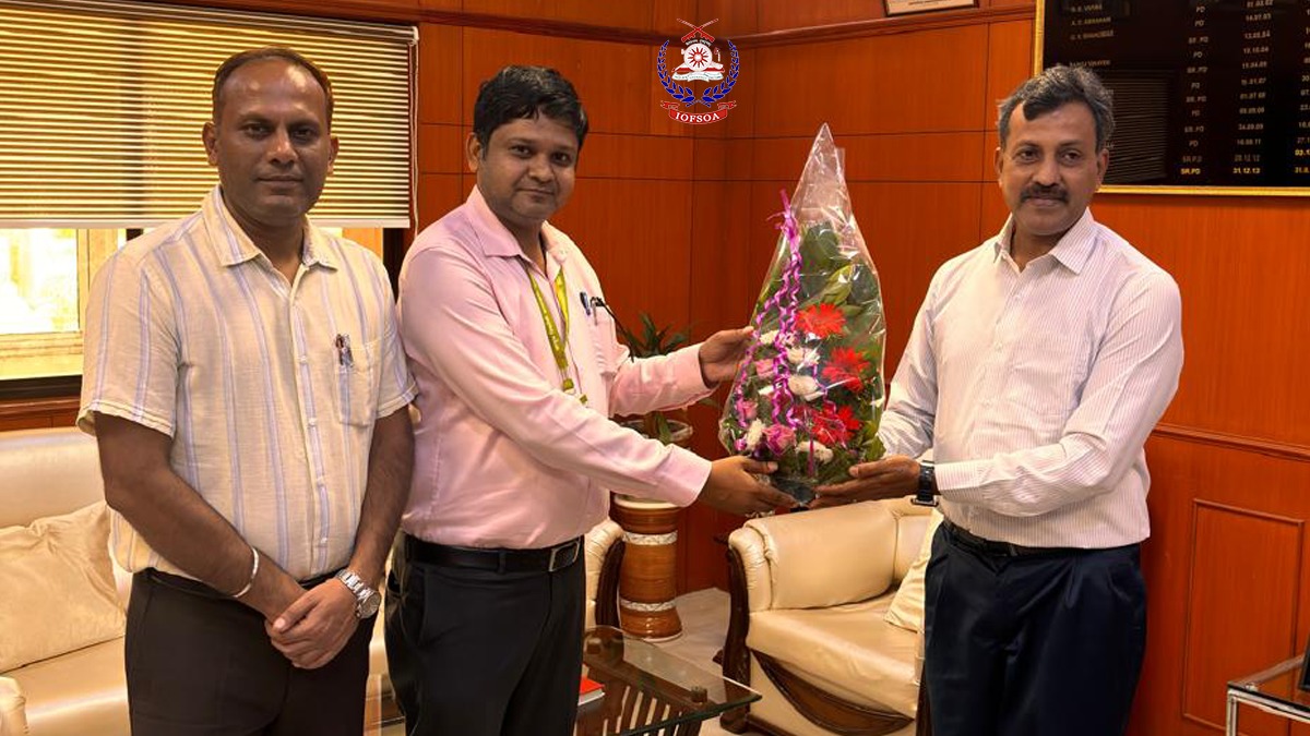 iofsoa's tweet image. A delegation of IOFS Officers’ Association meets with Dr. J P Dash, CGM NADP, to discuss training needs and career progression for the IOFS cadre. A key step towards strengthening our future. @jpdash
#IOFSOfficersAssociation #IOFSOA #OrdnanceFactories #NADPNAGPUR #IOFSOfficers