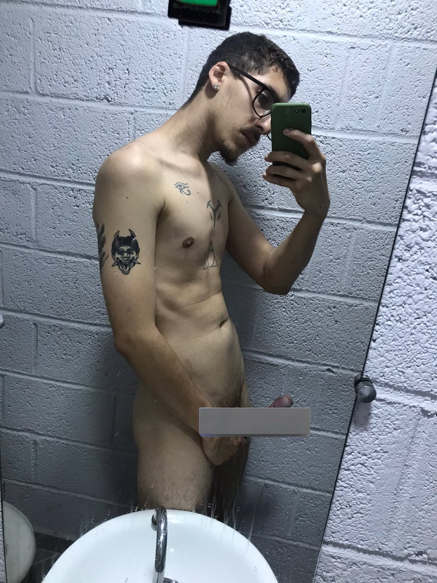 eroi_boy's tweet photo. Morrendo de tesao no trabalho, quem me ajuda a me tocar? vem na DM q tem uma surpresa rs 🔥👀

#PINTOSAWARDS
#PINTOSAWARD
#PINTOAWARDS
#PINTOAWARD
#XOTAWARDS
#TROCONUDS
#XOTAAWARDS
#BUNDAAWARDS https://t.co/tCdBdEF1r9