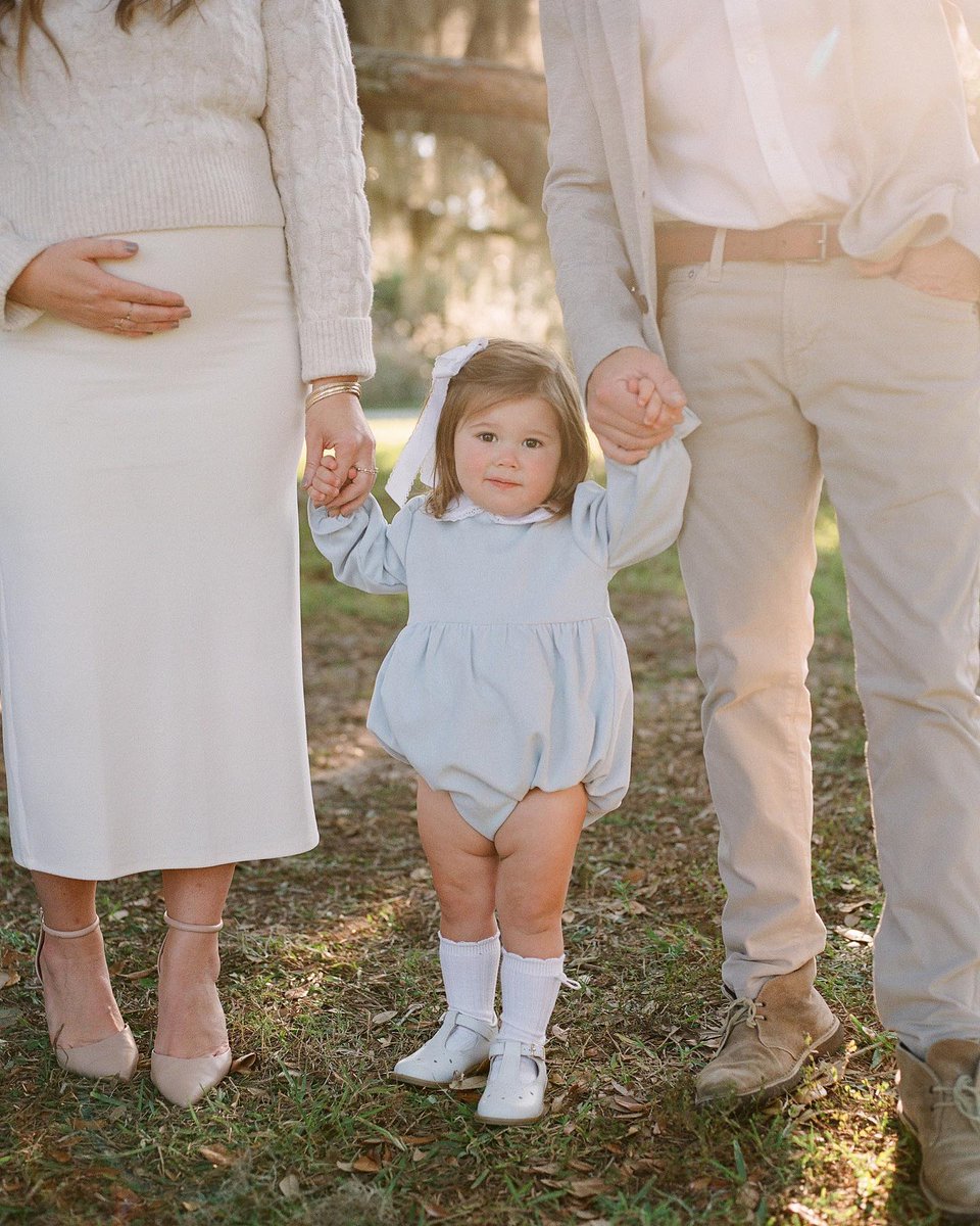 Motherhood is a blessing.⁠🧡⁠
⁠
⁠
📷 @lindseyrogers_photography⁠
⁠
⁠
#richardphotolab #photolab #film #filmphotography #35mm #35mmphotography #120film #analog #analogphotography #photooftheday   #love