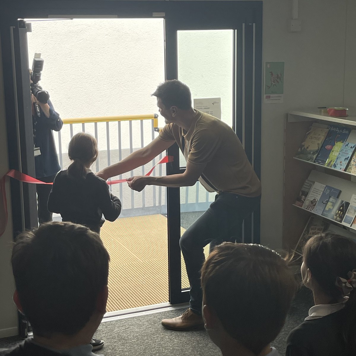 LibrariesNL's tweet photo. Kids from @SteppsPrimary and @StJosephsPrima2 helped us officially reopen #SteppsLib today with a helping hand from author @ASimpleDan.
Stepps Strikers even managed to score a few goals in the library!
Thank you to all the special guests who attended. https://t.co/JcQcr6eGVL