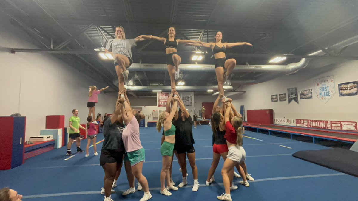 We love when our athletes are in the gym before the season even starts😍