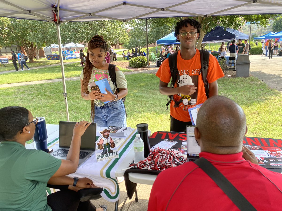 MCHSDurhamTech's tweet image. Fall Fest fun on a summery day. 😎