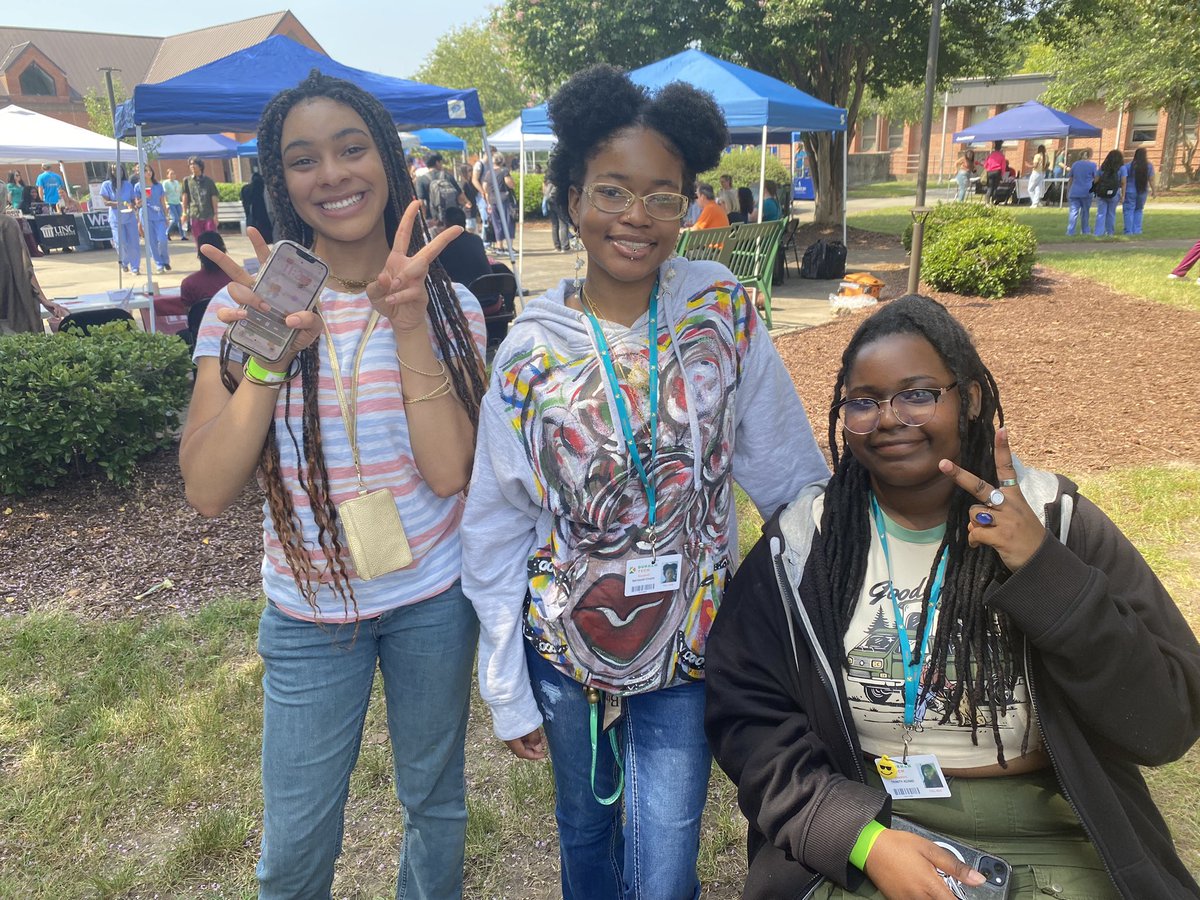 MCHSDurhamTech's tweet image. Fall Fest fun on a summery day. 😎