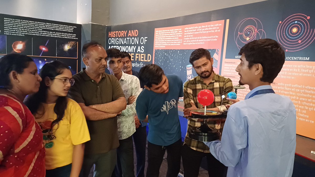 RscBhuj's tweet photo. Celebration of second Inaugural Day of @Rscbhuj
Visitors enriched their understanding of science and its relevance in daily life by exploring different galleries and participating in activities of #Aahvan2024 https://t.co/0kL5OQjyFW