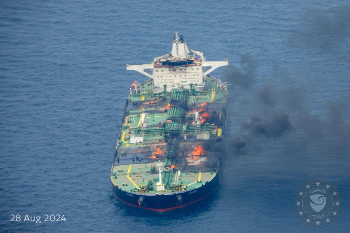 runews's tweet photo. The tanker #Sunion, attacked by Houthis last week, has been burning continuously since August 23. Despite the Pentagon's statement last night, there have been no oil leaks. #OOTT https://t.co/LyDFiuVyq9