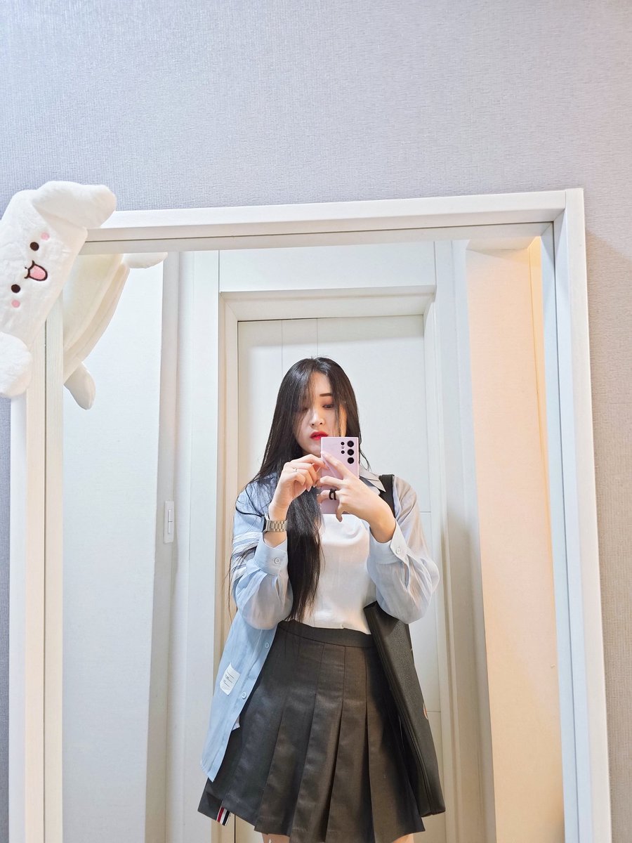 SSOSSOYEONG's tweet photo. 냥 어슬렁어슬렁 호시탐탐 https://t.co/x5fwoxBGeD