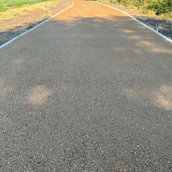 Marshall_SCL's tweet image. BUFF 👊🏼 Check out these works carried out in East Sussex with Natratex Cotswold finish. A massive thankyou to @bituchem for supplying us with high quality Buff materials! A very happy client and a long hot day made absolutely worth it!

#contractor #construction #roadsurfacing