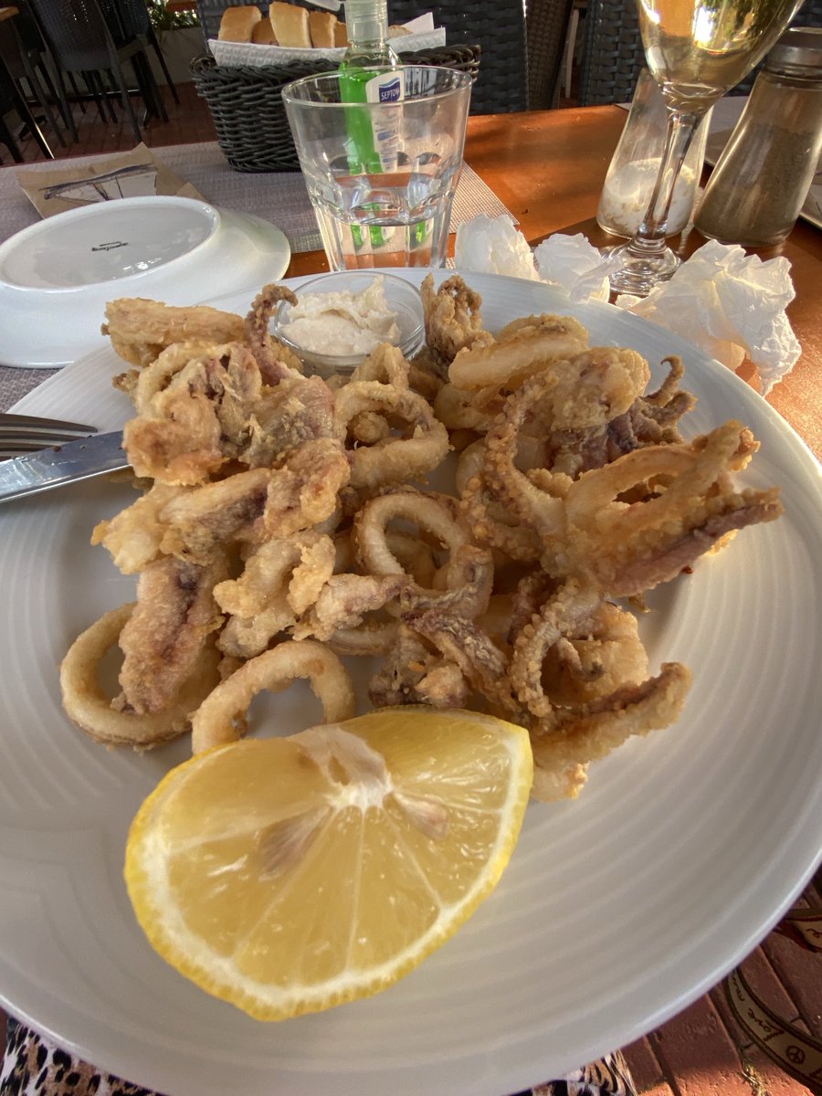 MarlaStromberg's tweet image. I feel like a 🐷 but it was worth it! 😂🫢🤦‍♀️ #GreekFood #GreekLife