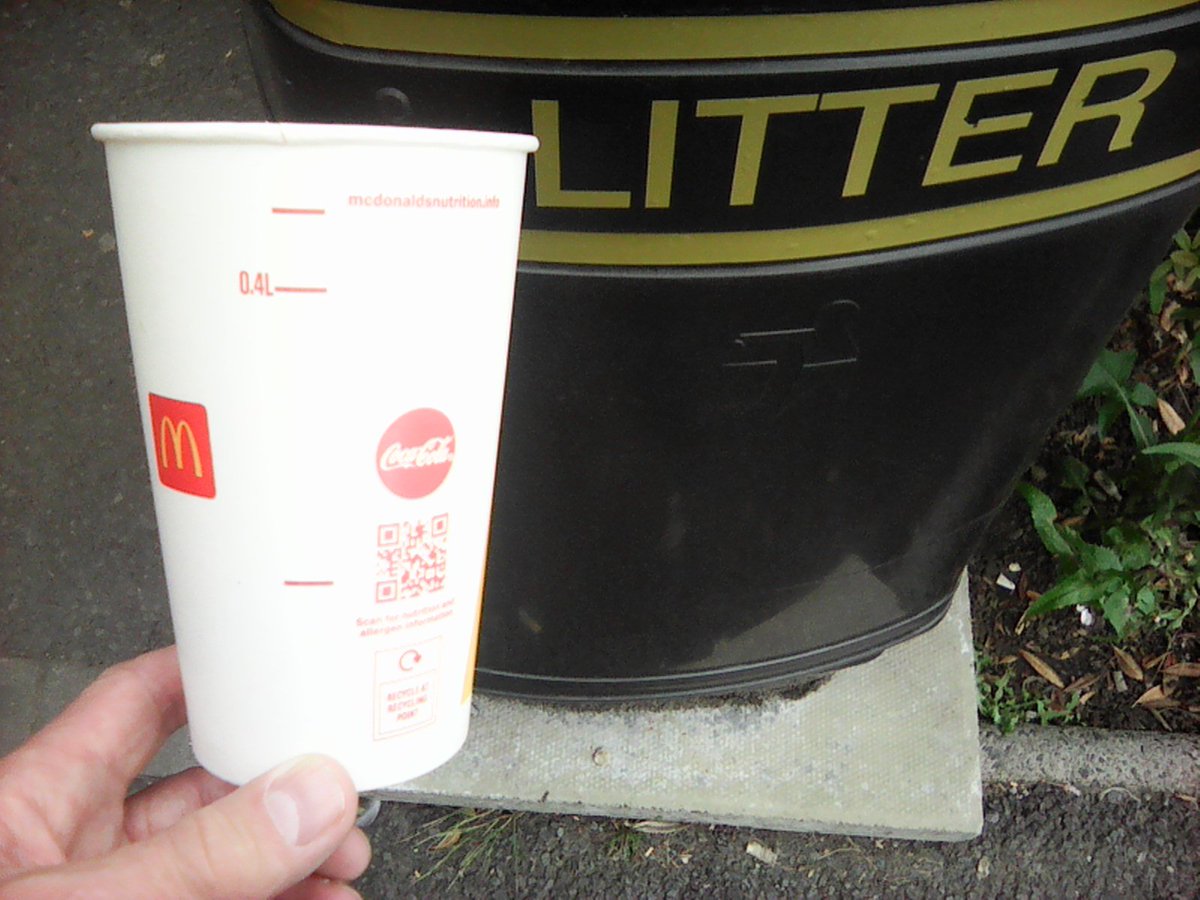 CitizenSnagging's tweet photo. #2minutestreetclean #Corstorphine #WashYourHands #ImNotLovinIt https://t.co/wxxxZXODO0
