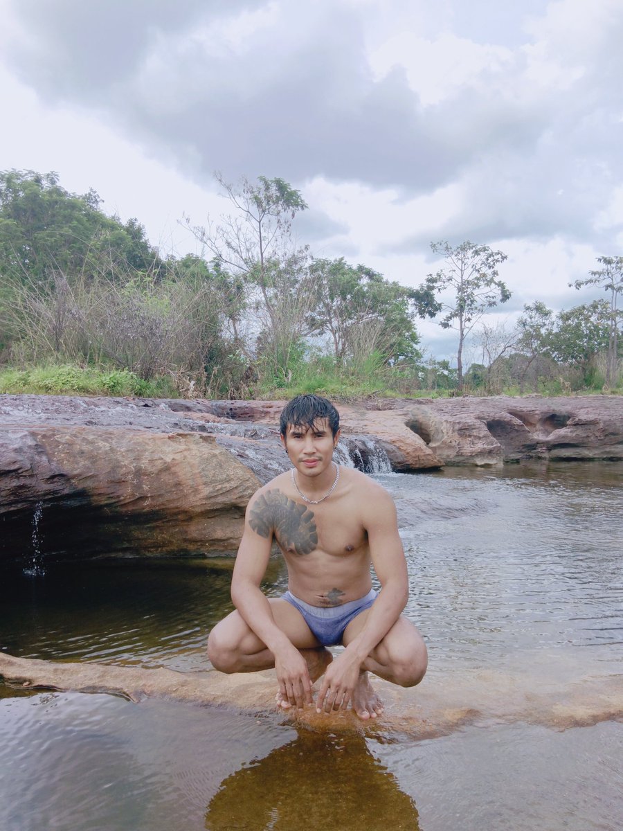 หน้าไทย ไซส์ฝรั่งกะมีถมไปครับ
พูดลอยๆ 😅😅😅
#หนุ่มบ้านนา