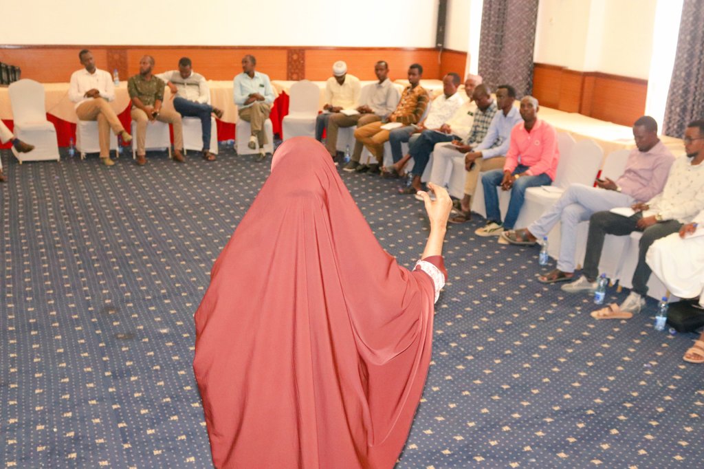RACIDA_Ngo's tweet photo. 🗣️ Community Conversations are key in #PreventingChildWasting and fighting malnutrition. By fostering #CommunityEngagement and inclusive decision-making, @Concern is training and empowering RACIDA #HanaanoProject staff, local CHPs, and Administrators in Mandera County on community dialogues, sharing knowledge, developing nutrition-sensitive plans, and advocating for better services.

@Irish_Aid @ConcernKenya #RACIDA #HanaanoProject #NutritionForAll #BuildingResilience.
