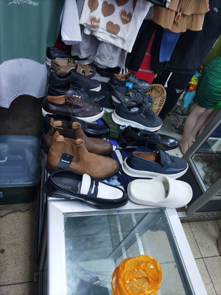 Savheya_Happie's tweet photo. Pane atenga butsu iyi size 9 yaive nemaKeys epaTable mukati. Please bring them back please.

Repost 🔁 for awareness. I really need your help. https://t.co/X2GGkbeMEA