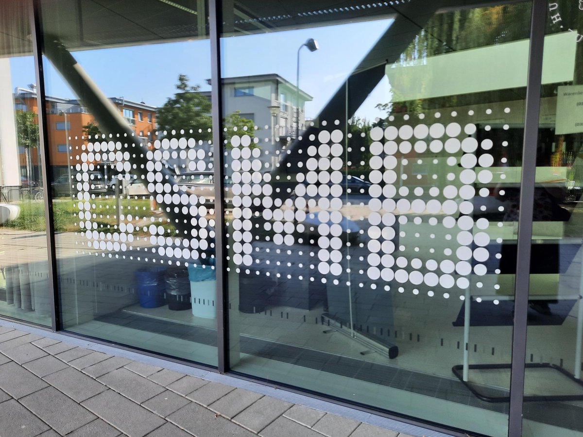 Senatsverwaltung WGP (@senwgp) on Twitter photo Neuartige hybride Materialien zu entwickeln, erforschen und in der Anwendung zu testen, schafft die Grundlage für vielzählige Zukunftstechnologien in Berlin + weltweit. Genau daran arbeiten am <a href="/CSMB_HU/">CSMB</a> Wissenschaftler:innen der <a href="/HumboldtUni/">Humboldt-Universität zu Berlin</a>
+ weiterer Forschungseinrichtungen. Neuartige hybride Materialien zu entwickeln, erforschen und in der Anwendung zu testen, schafft die Grundlage für vielzählige Zukunftstechnologien in Berlin + weltweit. Genau daran arbeiten am <a href="/CSMB_HU/">CSMB</a> Wissenschaftler:innen der <a href="/HumboldtUni/">Humboldt-Universität zu Berlin</a>
+ weiterer Forschungseinrichtungen.