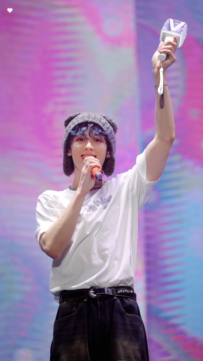 ifliliacan's tweet photo. 240828 ｜WUHAN🪩

🐻💗

#WayV_ONTHEWay_CONCERT
#WayV #웨이션브이 #WeishenV
#KUN #钱锟 #쿤 https://t.co/Fabjvz60t6