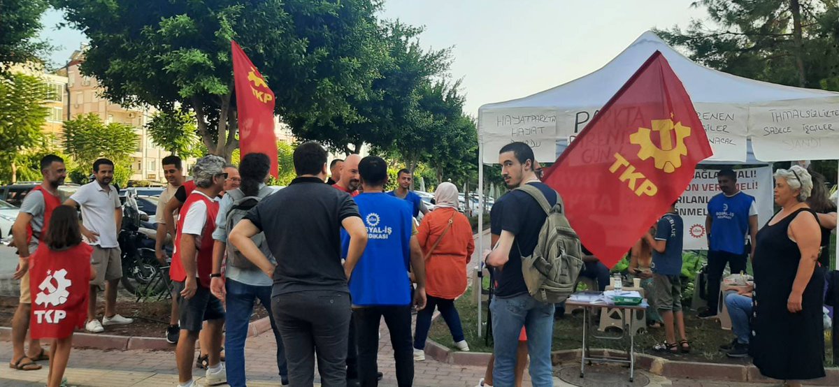 🚩Sendikalaştıkları için #KonyaaltıBelediyesince işten atılan ve hakları için mücadele eden #HayatPark işçilerine dayanışma ziyareti gerçekleştirdik. 

🚩Haklı mücadelelerinde yanlarında olmaya devam edeceğiz. #Antalya