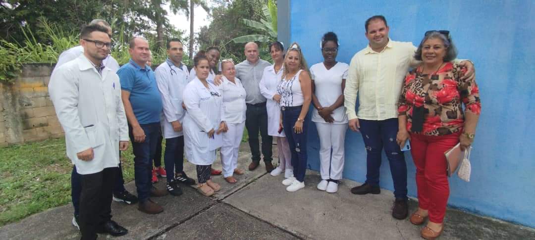 DrYusleivy's tweet photo. Durante el recorrido de la dirección de la Misión Médica Cubana en Venezuela por el estado Cojedes, visitamos el se visita el CDI y SRI José Félix Ribas, donde evaluamos la calidad en los servicios y condiciones de vida y trabajo de los colaboradores. #CubaCoopera #CubaPorLaVida https://t.co/kZW7w5uAxP