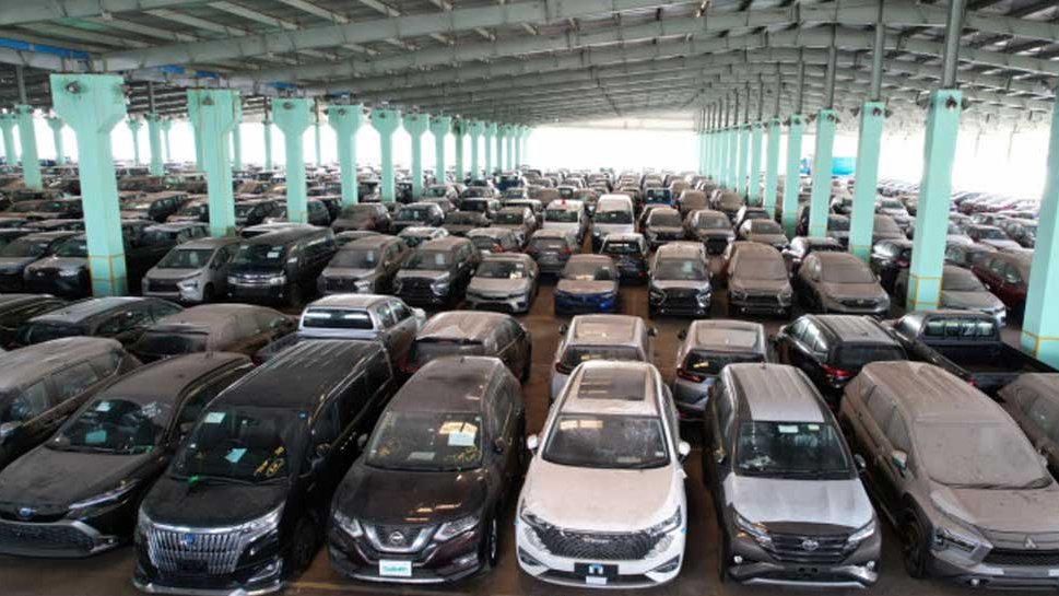 এমপিদের নামে আসা শুল্কমুক্ত গাড়ি বিক্রির সিদ্ধান্ত