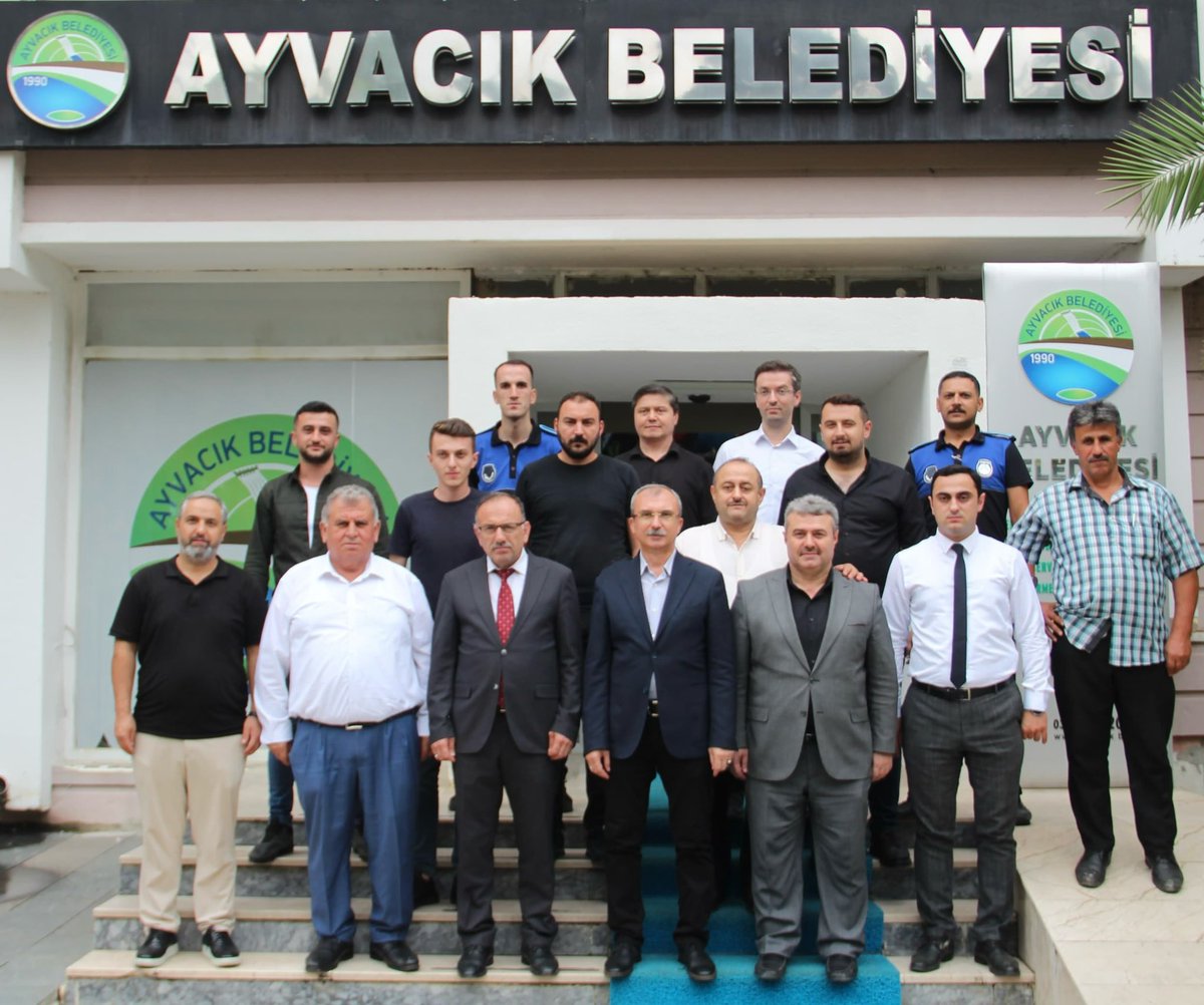 📍Ayvacık Belediyesi 

Belediye Başkanımız Refahittin Şencan’ı İlçe Başkanımız Kemalettin Gökçe ile ziyaret ederek “#SaklıCennet” #Ayvacık’ımıza dair istişare ve değerlendirmelerde bulunduk.