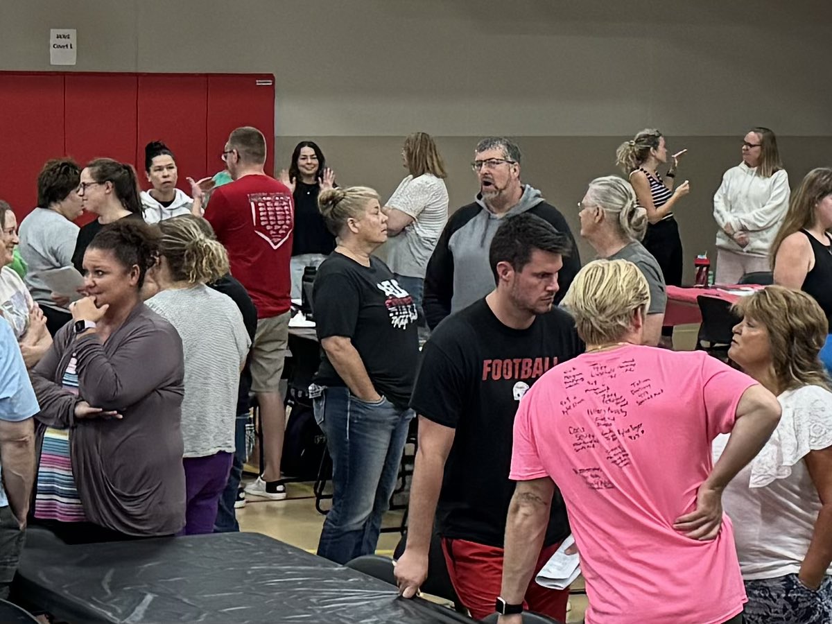 The enthusiasm for doing the right work is energizing! #EsthervilleLincolnCentral
#atPLC <a href="/BradleyNelson6/">Bradley Nelson 🌞</a> <a href="/SolutionTreeIA/">Solution Tree Iowa</a> <a href="/SolutionTree/">Solution Tree</a>