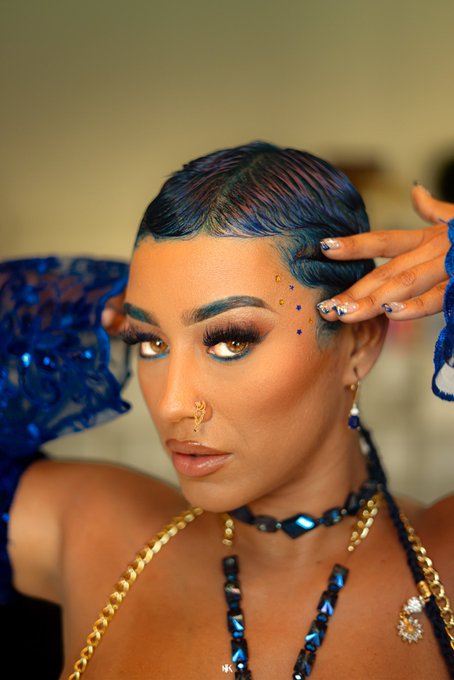 Award winning mouth 🦋💙💎🥇😛 https://t.co/78MzPfT47T