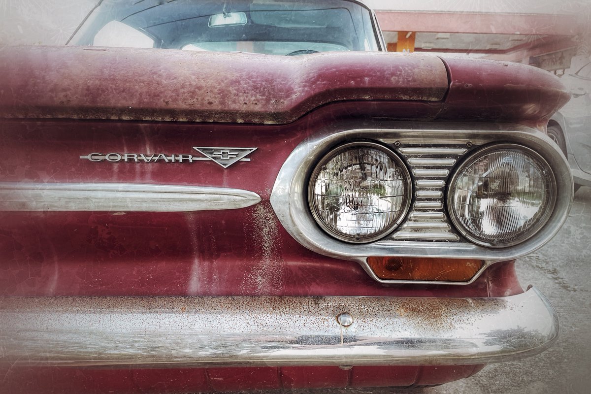 Donald_G_Redman's tweet image. Let's share our best #OldCar captures, either in mint condition or rusty.  
Personally, I’m rarely satisfied with my picks of a whole vehicle, so I’m learning to work within my limitations and focusing on smaller parts.