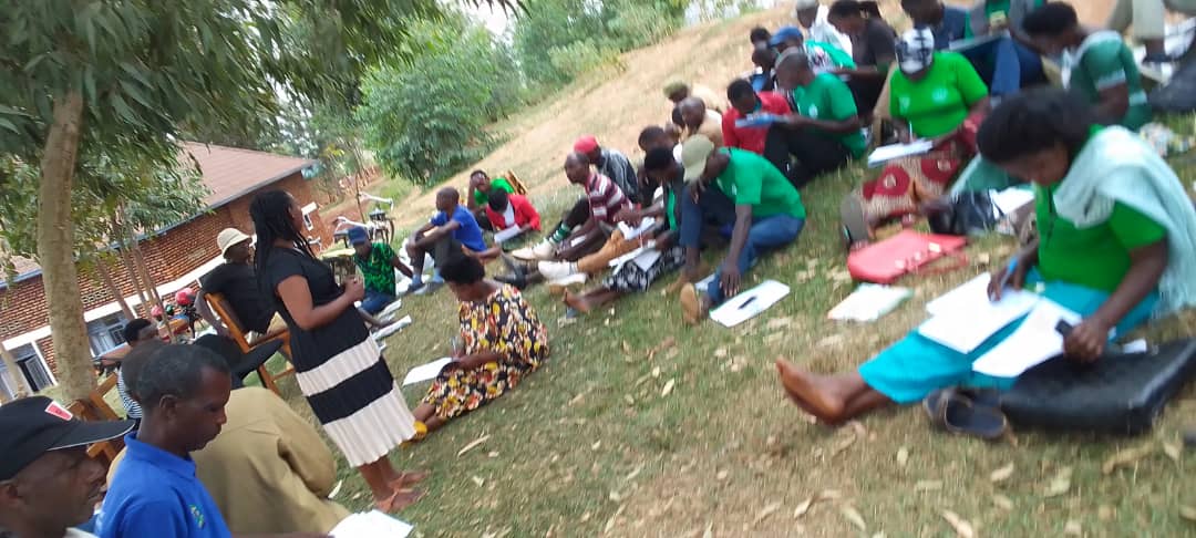 Uyu munsi mu murenge wa Rukomo kubufatanye na RAB habereye amahugurwa ategura igihembwe kihinga A25 hitabiriye abajyanama b,ubuhinzi n,abafashamyumvire.