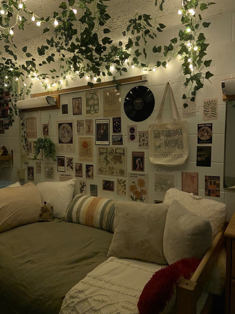 jsjtiffany's tweet photo. miffytiffy on #jsjpics โญ๏ฝก๐ฆนยฐโง
depois de quase uma semana arrumando a sala de casa, ficou assim no final. essa vai ser a casa mais maximalista que vocรชs jรก viram! Mark my words. (เน>โก<เน) https://t.co/gRM3dNoFCt