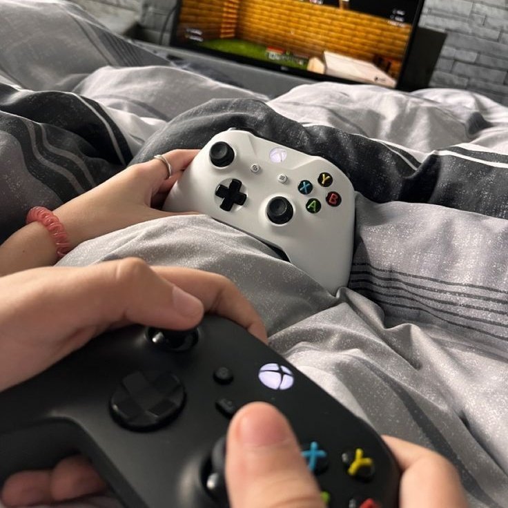 последние дни, когда мы вместе 24/7. 
поэтому мы выпали из жизни, сорри.