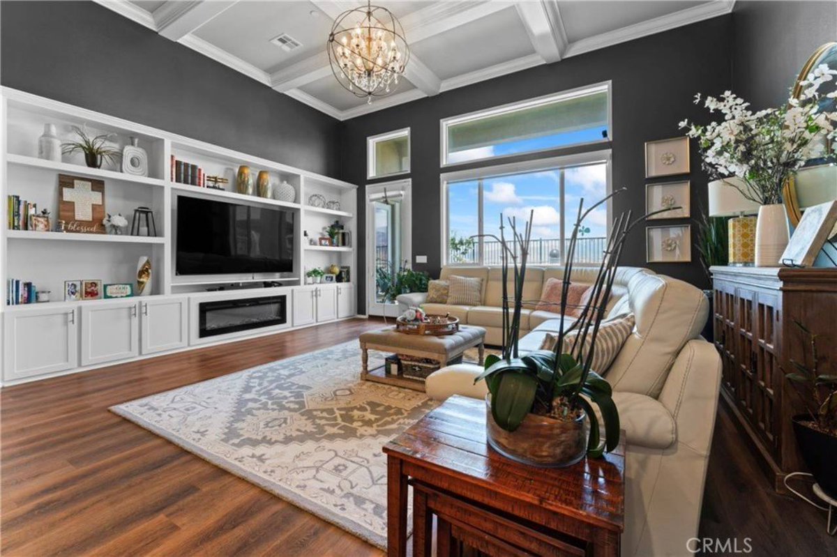 hommati240's tweet photo. 🏡🚨 This is a stunning single story that blends modern comfort with timeless elegance.
📍35262 Goalby Drive, Beaumont, CA 92223
👉 View at: https://t.co/8pBy0oEa2r

Listed by: GERRY RAMOS
📸 by @Hommati240

#newlisting #newlistingalert #californiarealestate... https://t.co/zs0bR4Hmpp