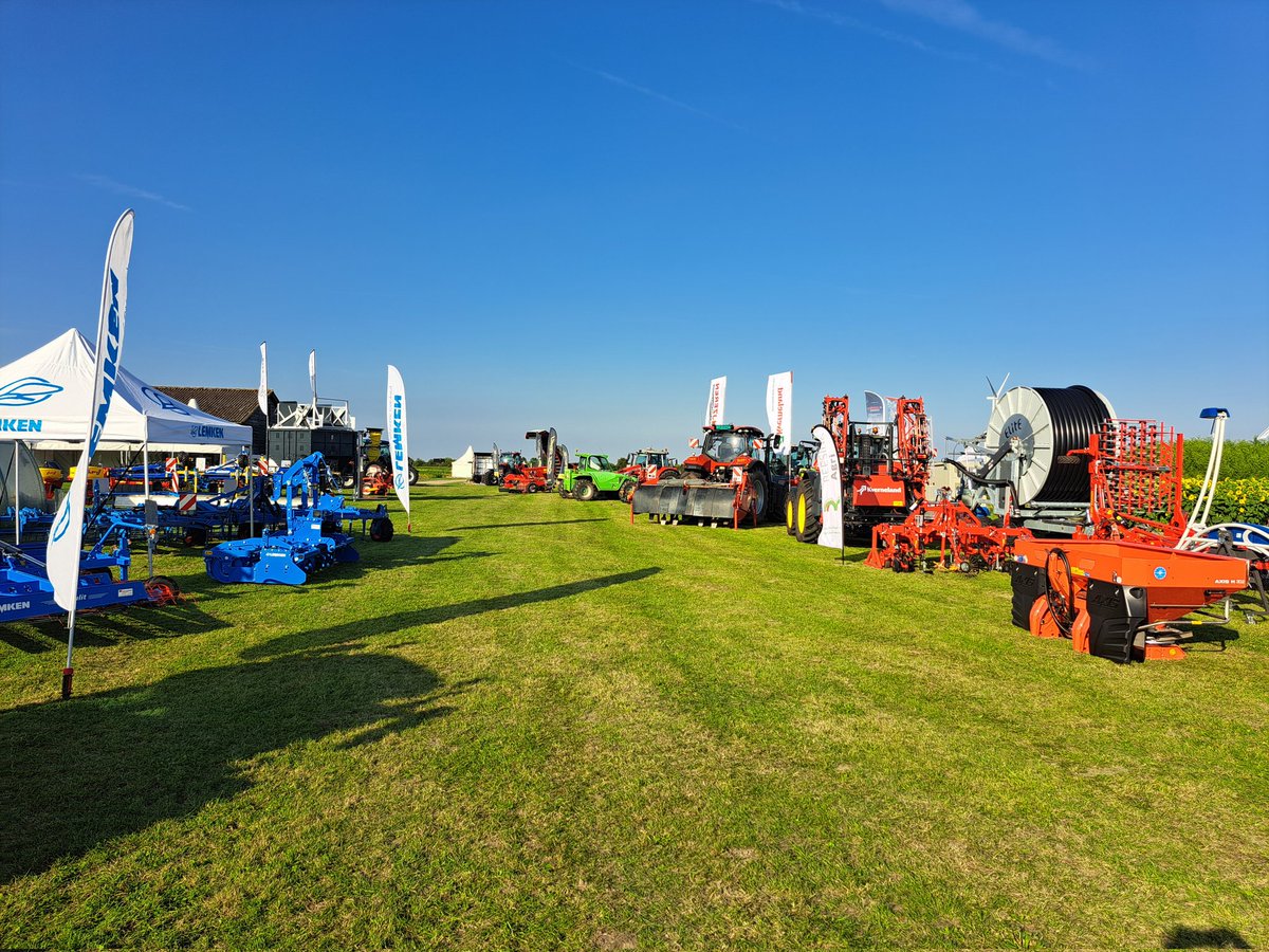 Luc Remijn (@remijnluc) on Twitter photo Wij zijn er klaar voor Landelijke UIKC uiendag <a href="/Uinovatie/">UIKC</a>. Oa. grondverbetering, water- mechanisatie plein, rondleidingen uienveld, rassenvergelijking 2e jaars plantuien. Komt u kijken?  U bent van harte welkom.  Catering gratis. Info uiendag.nl Wij zijn er klaar voor Landelijke UIKC uiendag <a href="/Uinovatie/">UIKC</a>. Oa. grondverbetering, water- mechanisatie plein, rondleidingen uienveld, rassenvergelijking 2e jaars plantuien. Komt u kijken?  U bent van harte welkom.  Catering gratis. Info uiendag.nl