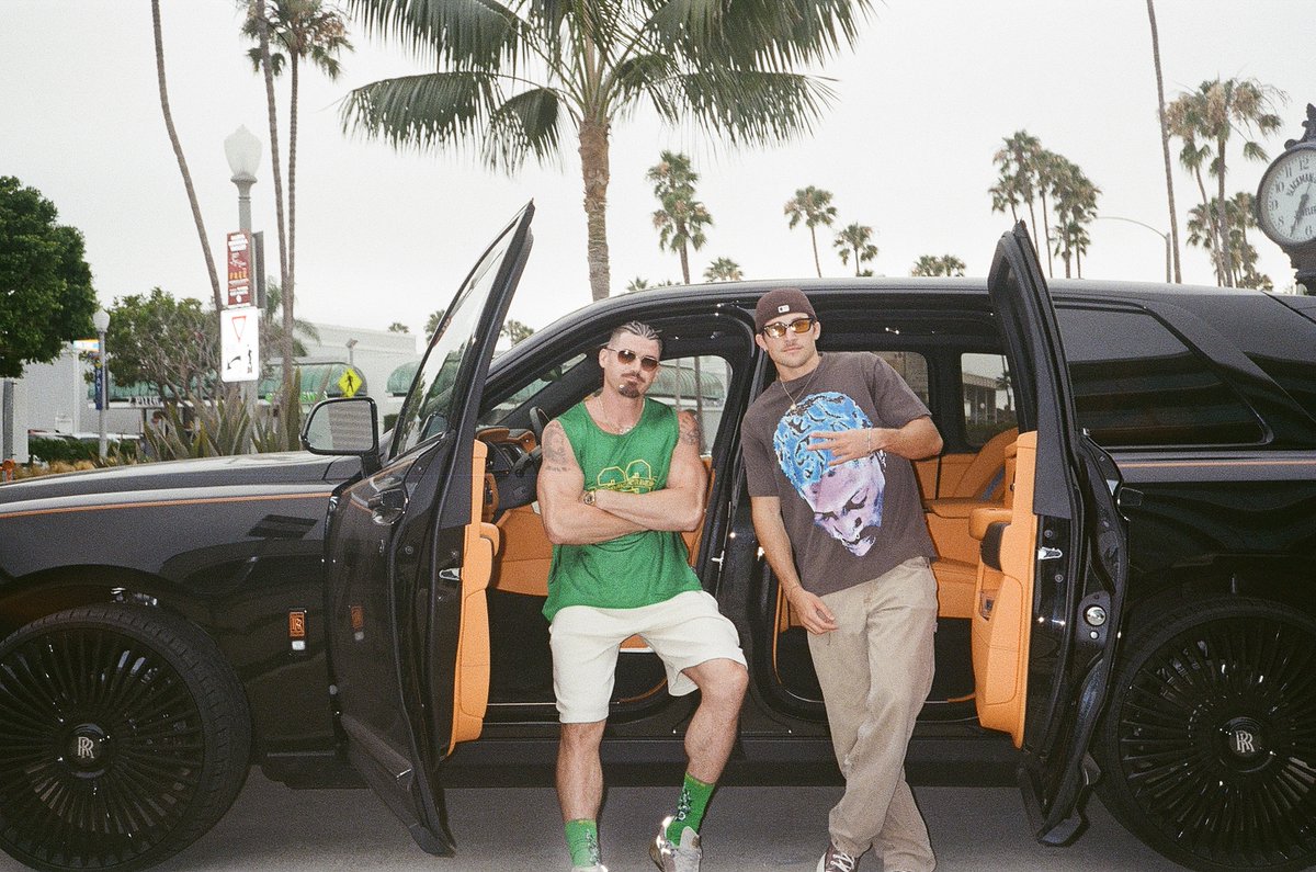 Robert Oliver tweet media