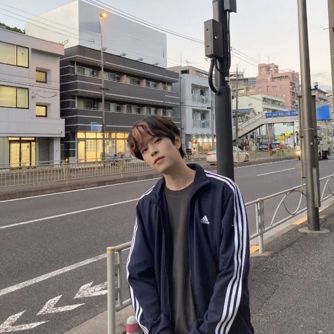 strwbrlatte's tweet image. seungmin #INVENTED that type of jackets idc ‼️‼️‼️