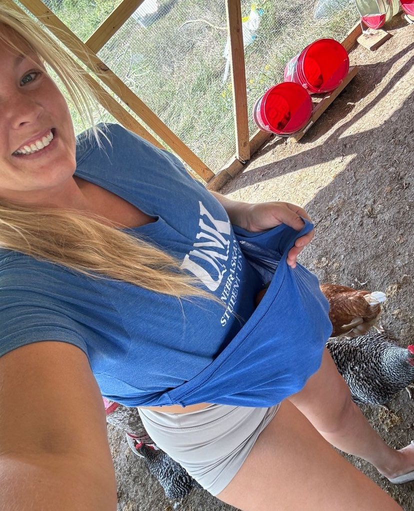 Fffviviandan's tweet photo. When you've got too many eggs and not enough cartons!
Farm life problems, right? What creative
ways do you use to store your eggs? #FarmLife #EggOverflow #FarmHustle #HappyHens #CountryLiving #EggCollection #FarmChores #RanchLife #TooManyEggs #FarmVibes #FarmFresh #FarmProblems https://t.co/mSqNmwnTbB