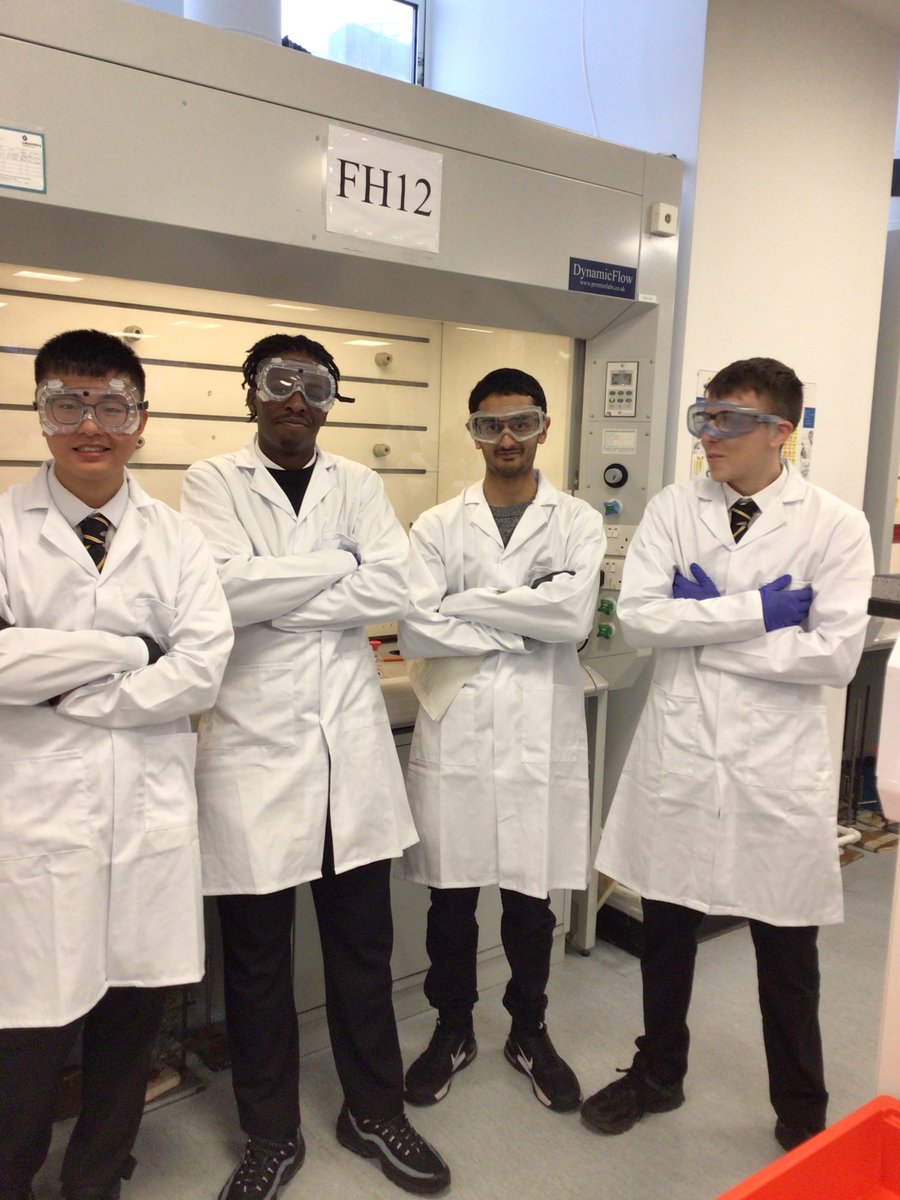 chemphyssma's tweet photo. Advanced Higher Chemistry Pupils are loving their Glasgow University Lab experience @StMungosAcademy https://t.co/S59o989lhi