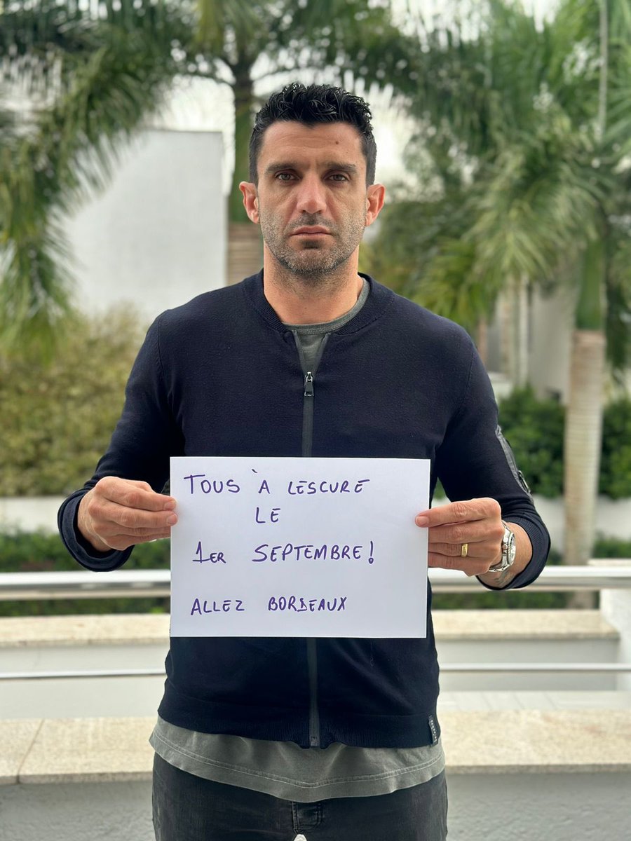 JeremyBerrie's tweet photo. Fernando Menegazzo, depuis le Brésil, soutient le rassemblement TOUS À LESCURE ! 👊

#MentalitéGirondins @DjinoForte https://t.co/S0OLIMZxKP