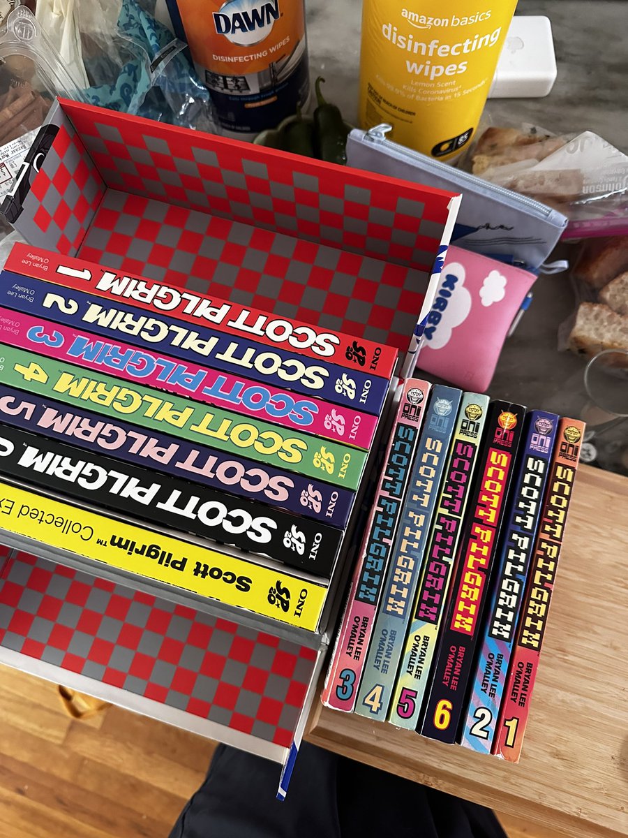 Iamkenzbee's tweet photo. The Scott Pilgrim series meant a lot to me as a young Kenz. From age 14 through HS I reread the comics and rewatched the movie. I’ve been a nomad for the last ten years, and my original copy of the comics is one of the few things I haven’t gotten rid of from my childhood. 1/2 https://t.co/Agl96zW1M7