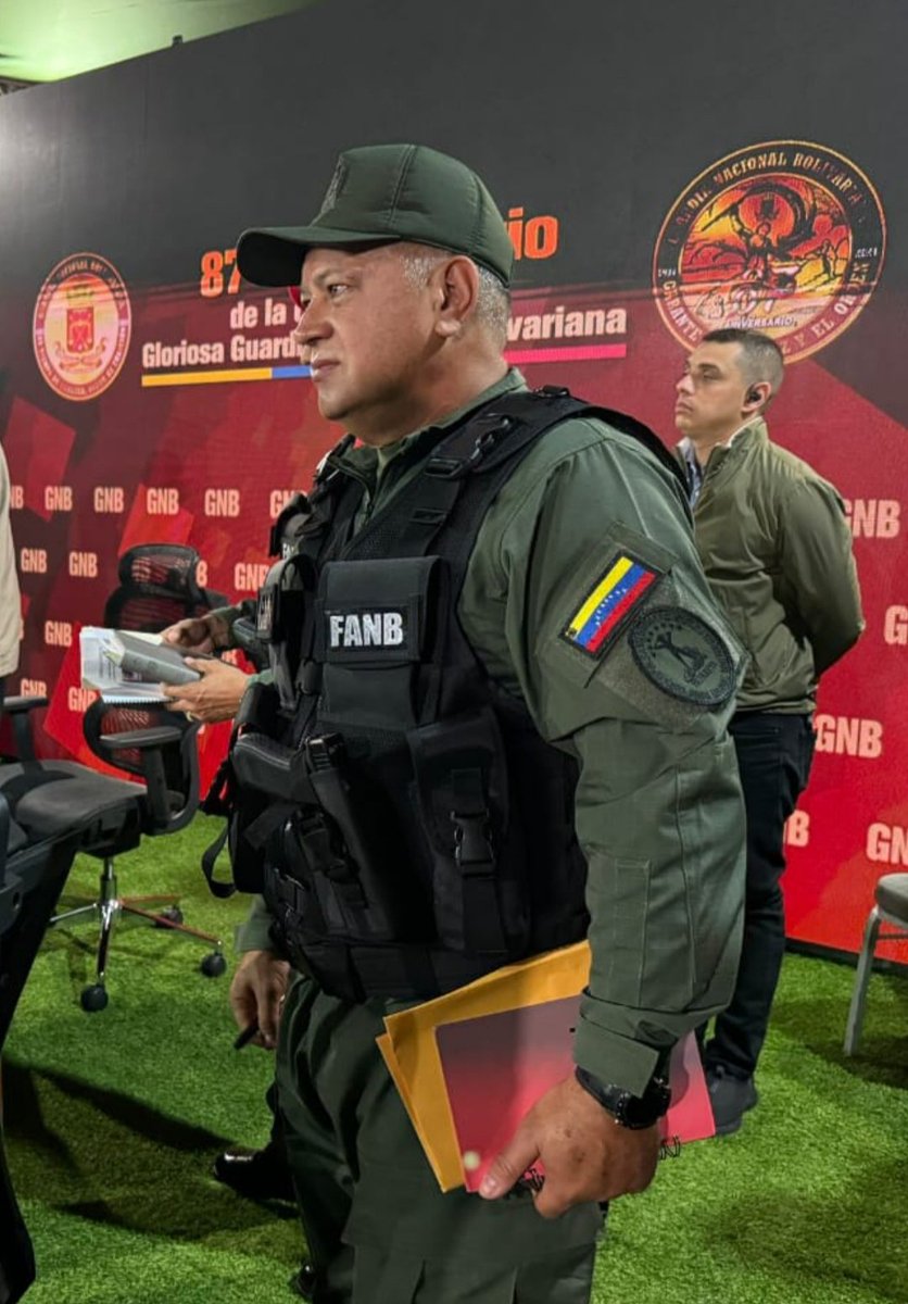 Desde esta Academia Técnica Militar #UMBV celebramos y felicitamos al Capitán Bolivariano <a href="/dcabellor/">Diosdado Cabello R</a> por su designación como Ministro del Poder Popular Para las Relaciones Interiores, Justicia y Paz <a href="/MijpVzla/">MPPRIJP</a>.
Leales siempre, Traidores nunca..!
Máxima unidad!
NOSOTROS VENCEREMOS!