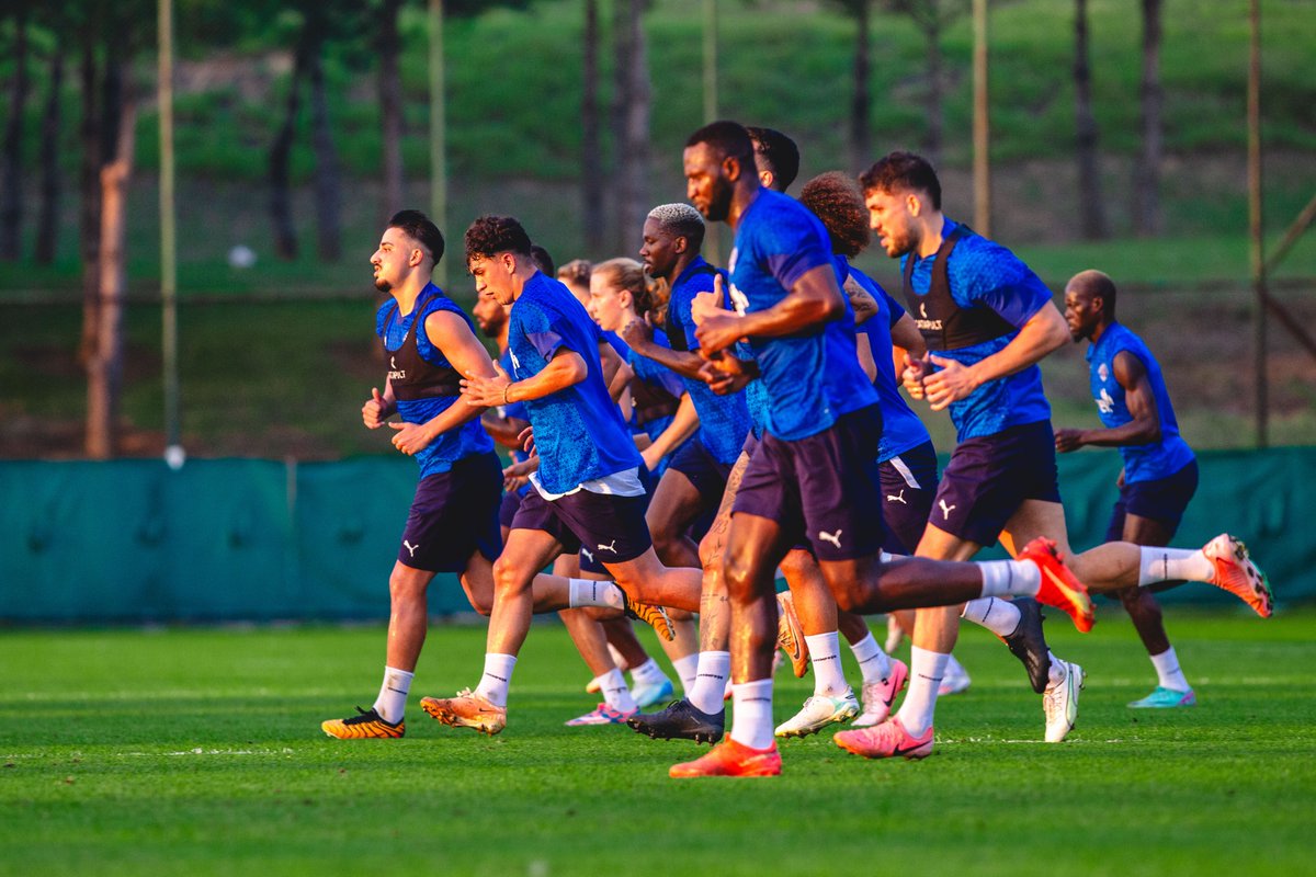 ⚽️ Kasımpaşamızın, #ÇaykurRizespor maçı hazırlıkları sürüyor.

#Kasımpaşa🔵⚪️