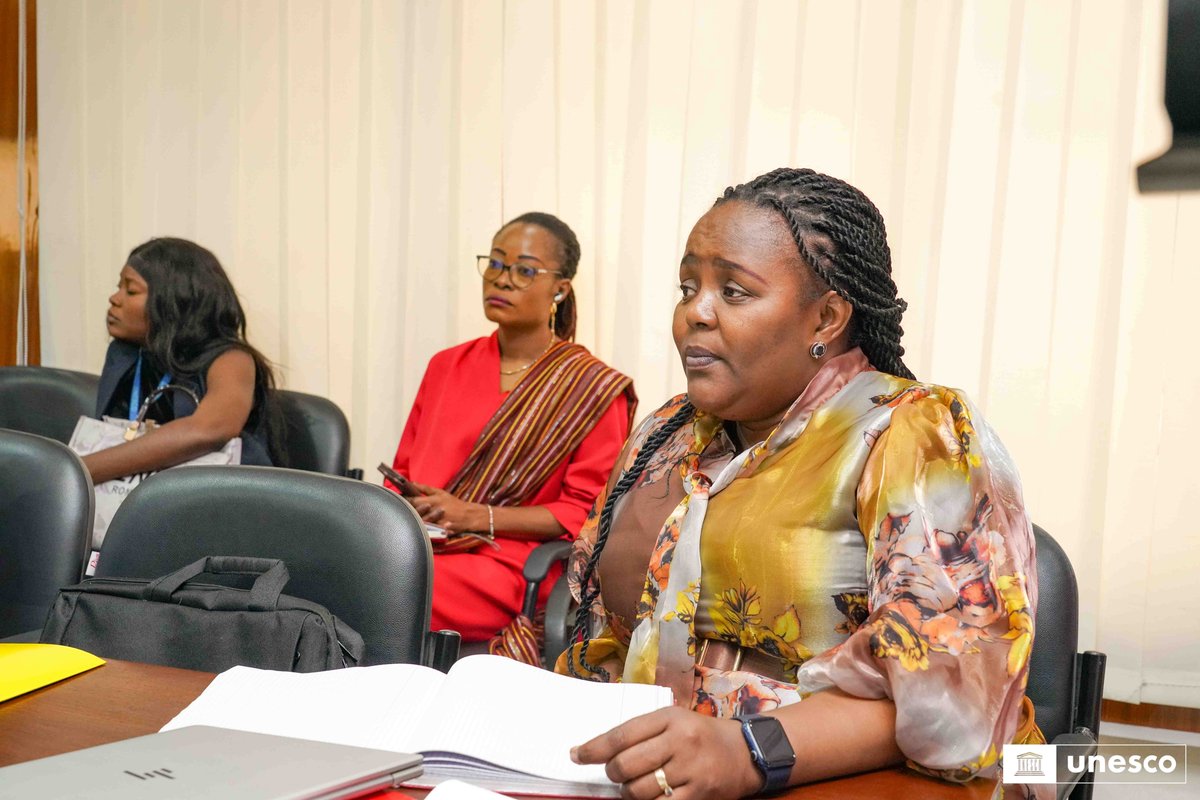 UNESCOKinshasa's tweet photo. ✅Mr @isaisbr, CB #UNESCO invite les jeunes à utiliser & partager le contenu de l’application #HelloAdo centrée sur la #SSR des Ado & Jeunes.
✅C’était ce 28/08 au lancement de la formation sur la communication digitale autour de #HelloAdo.
#RAES
#CNJ
#JeunesEngagés de l’#AOC https://t.co/plFxkzLCQL