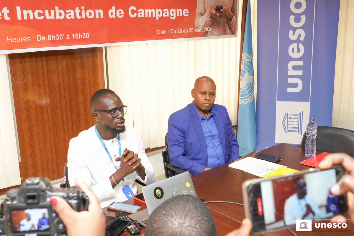 UNESCOKinshasa's tweet photo. ✅Mr @isaisbr, CB #UNESCO invite les jeunes à utiliser & partager le contenu de l’application #HelloAdo centrée sur la #SSR des Ado & Jeunes.
✅C’était ce 28/08 au lancement de la formation sur la communication digitale autour de #HelloAdo.
#RAES
#CNJ
#JeunesEngagés de l’#AOC https://t.co/plFxkzLCQL