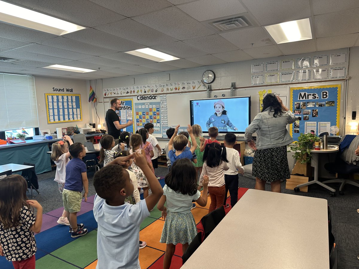 Francisco Durán, Ed.D. (@suptduran) on Twitter photo Had a great time visiting ATS today! I enjoyed stopping by lunch to greet the cafeteria staff and watching kindergartners explore the library for the first time. It was great catching up with Principal Sam Podbelski! <a href="/APS_ATS/">Arlington Traditional School (ATS)</a> #APSBack2School #OneTeamOneAPS #APSisAwesome Had a great time visiting ATS today! I enjoyed stopping by lunch to greet the cafeteria staff and watching kindergartners explore the library for the first time. It was great catching up with Principal Sam Podbelski! <a href="/APS_ATS/">Arlington Traditional School (ATS)</a> #APSBack2School #OneTeamOneAPS #APSisAwesome