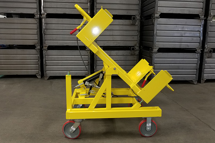 TopperInd's tweet image. Material handling tilt carts create a safe, controlled and ergonomic delivery work station line side. Ask us more about it! #toppercarts #materialhandlingcarts ow.ly/LLKW30sFB3Y