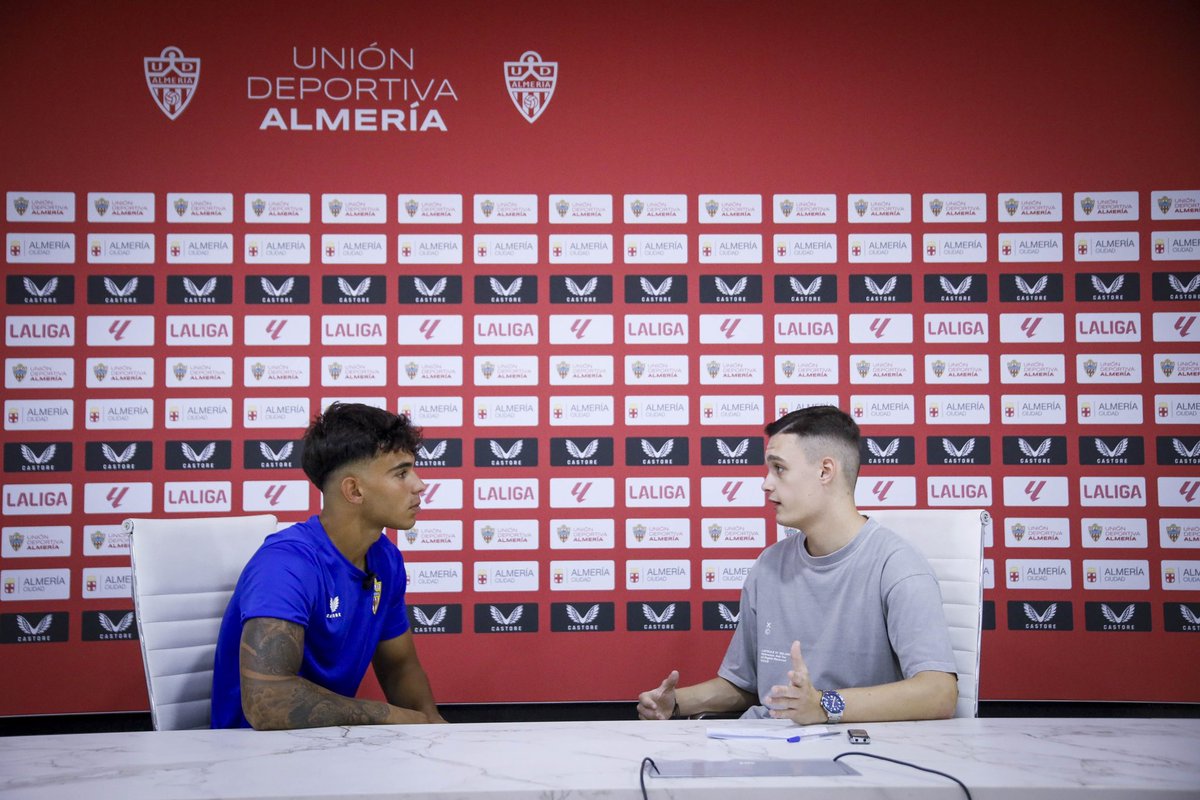 👀Mirad con quien hemos estado hoy 

⏳ En breves tendréis nuestra charla disponible en YouTube y en papel <a href="/DiarioDAlmeria/">Diario de Almería</a> 

🚨 Spoiler: vais a flipar con este chico

🙏🏻 Gracias por tu tiempo <a href="/Maarcosp_4/">Marcos Peña</a> <a href="/U_D_Almeria/">UD Almería</a>
