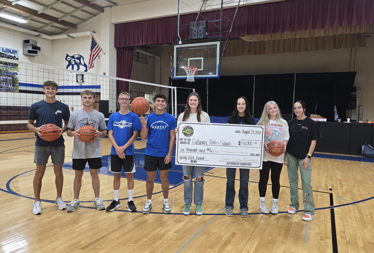 CountyCuster's tweet photo. Congratulations to Callaway Public Schools on receiving a $6,000 grant from the Foundation to help purchase new shot clocks!🕐Several Callaway student athletes were on hand for the photo! Congratulations!!  Applications for the Fall Grant cycle are due October 31, 2024. https://t.co/u8uCCnhGTp